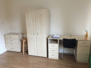 Large 1st floor bedroom