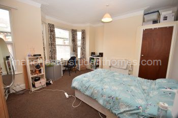 Bedroom 3 (1st Floor, Front) 