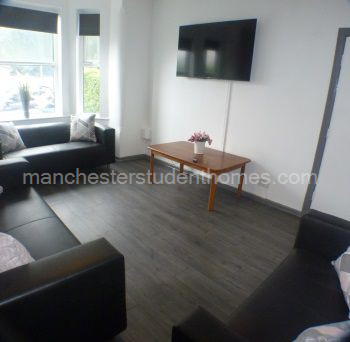 Lounge with 3 contemporary sofas