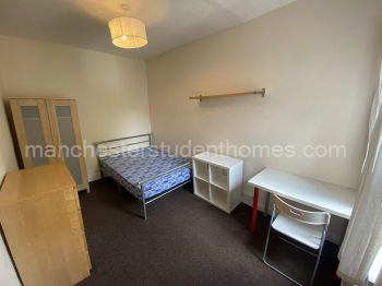 Upstairs middle bedroom