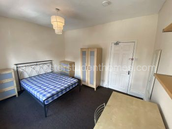 Upstairs front bedroom 