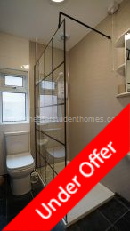 Shower room (first floor)