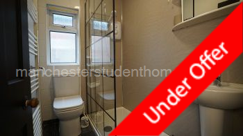 Shower room (first floor)