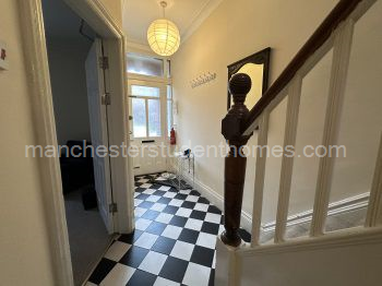 Hallway (ground floor)