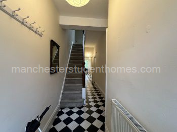 Hallway (ground floor)