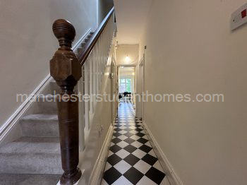 Hallway (ground floor)