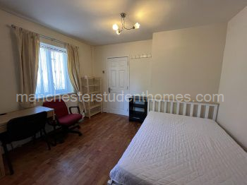 Downstairs bedroom Pic 3