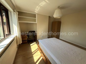 Upstairs back bedroom on the right Pic 2