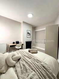 Bedroom 2 (first floor)