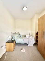 Bedroom 2 (First floor)