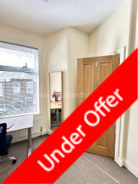 Bedroom 2 (First floor)