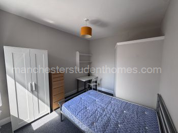 Upstairs middle bedroom